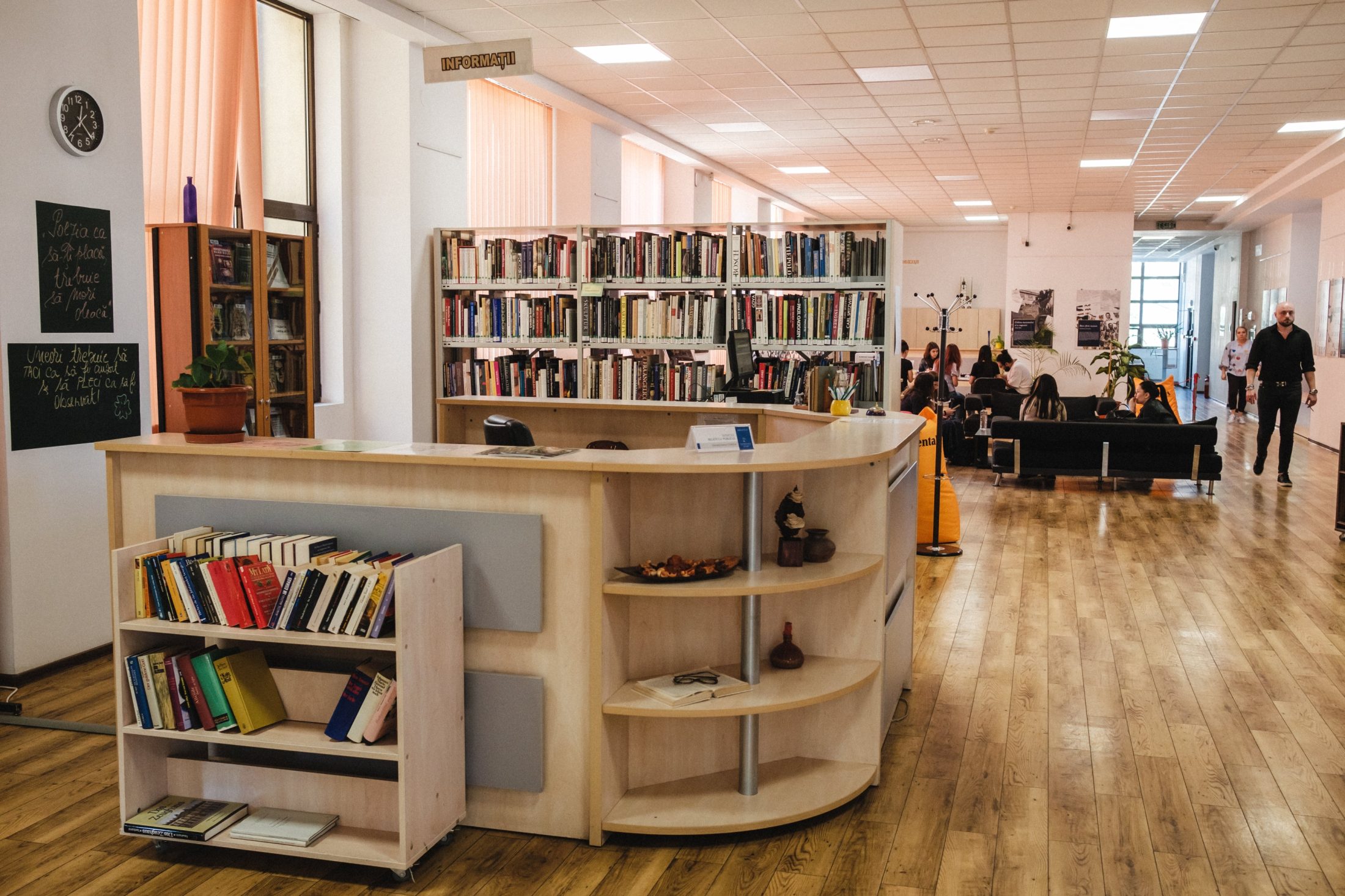 Spații pentru utilizatori Biblioteca Universității